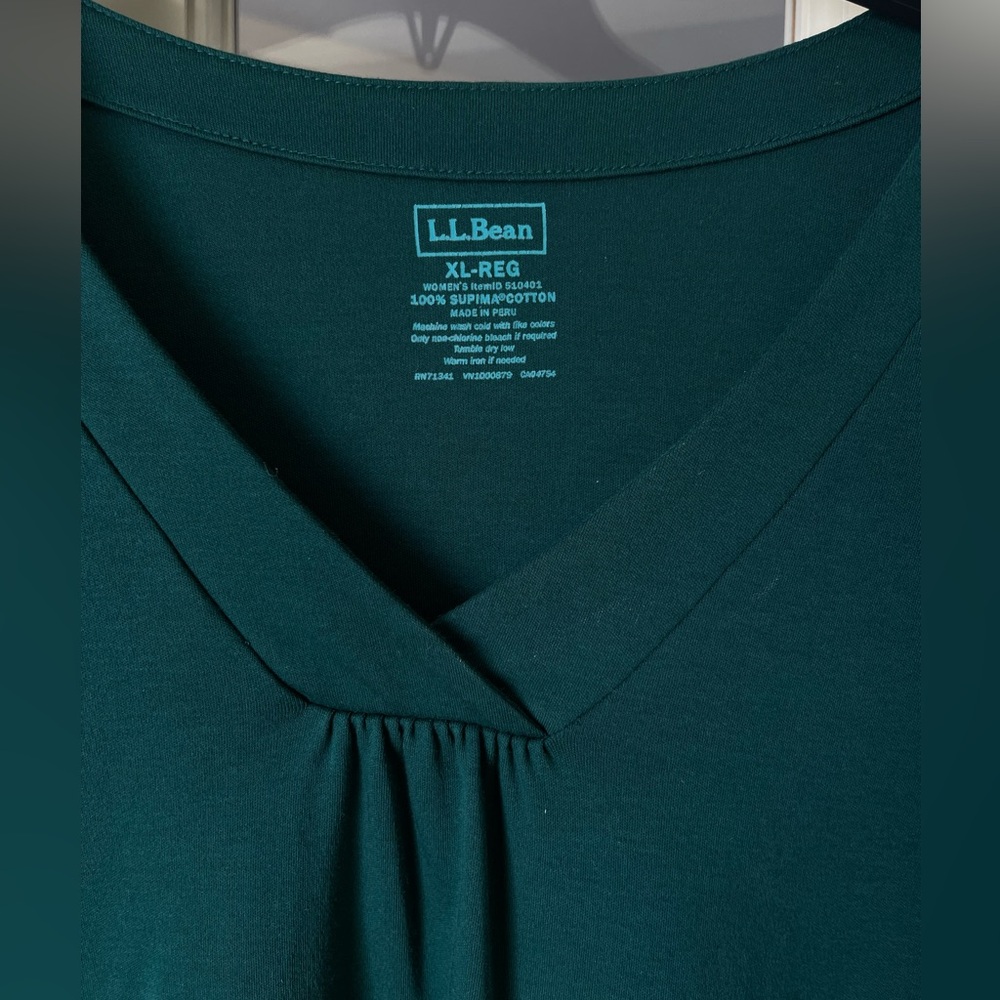 L.L. Bean Women's Pima Cotton Soft V-Neck Tee 3/4 sleeve top - Picture 2 of 3
